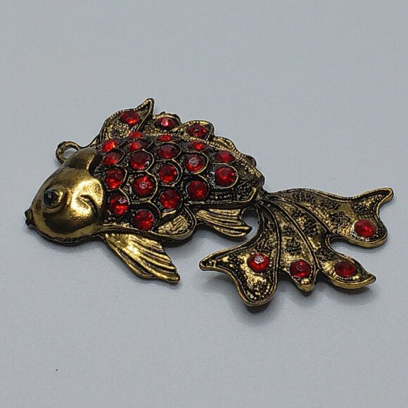 Red Golden Fish Pendant, gold color, red rhinestone, shiny crystals details - Picture 2 of 9